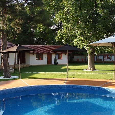 Bolyarski Stan Guest House Veliki Preslav Esterno foto