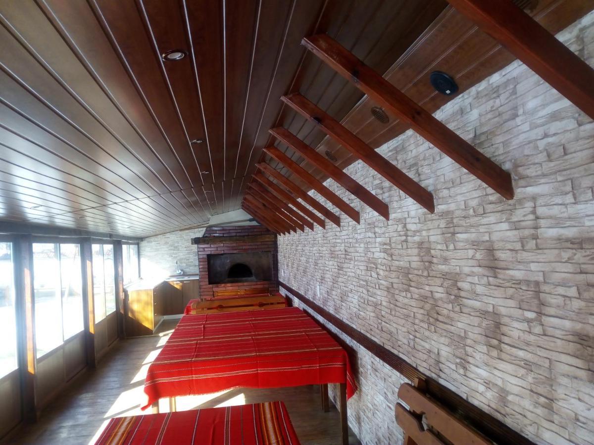 Bolyarski Stan Guest House Veliki Preslav Esterno foto