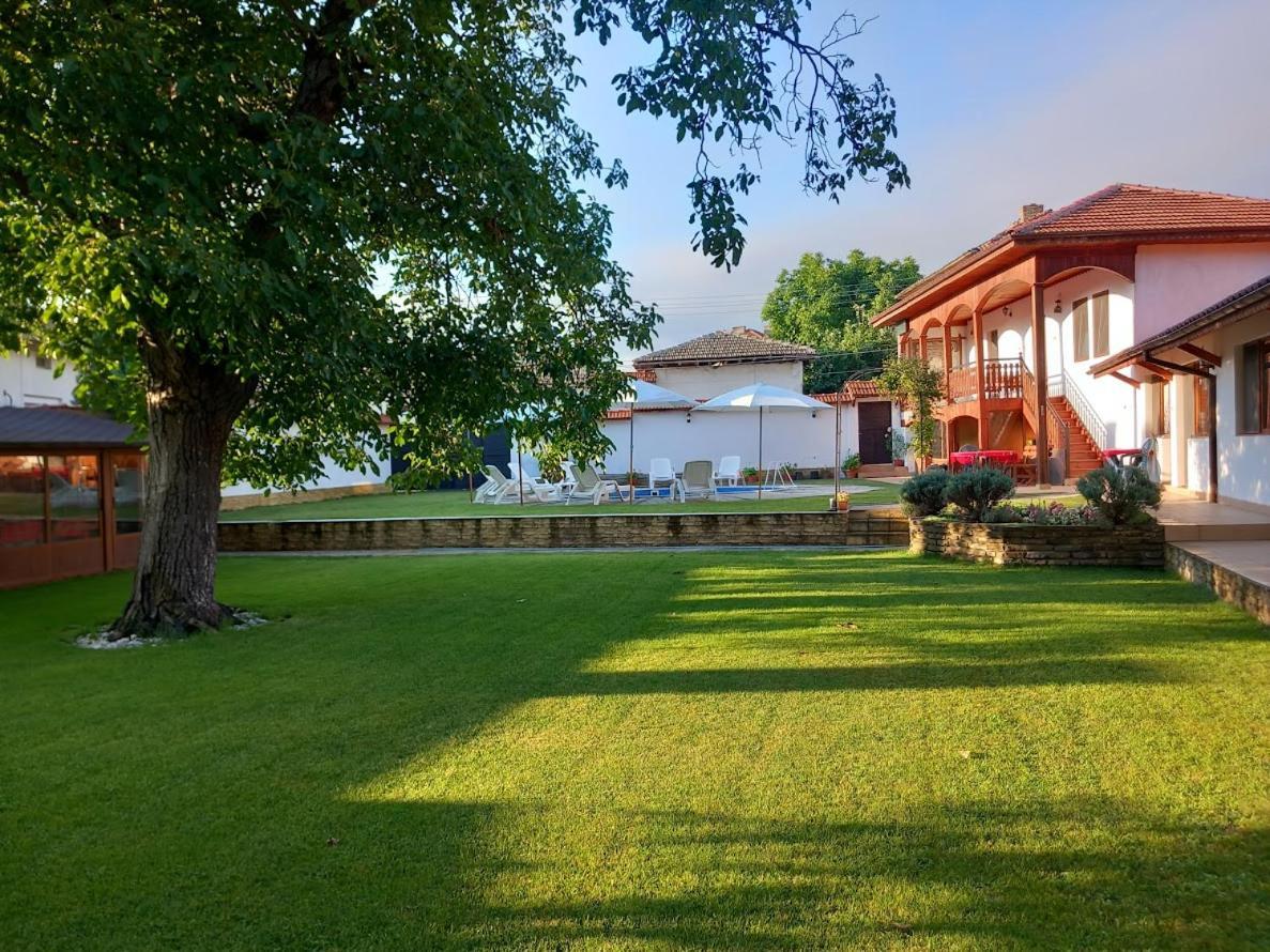 Bolyarski Stan Guest House Veliki Preslav Esterno foto