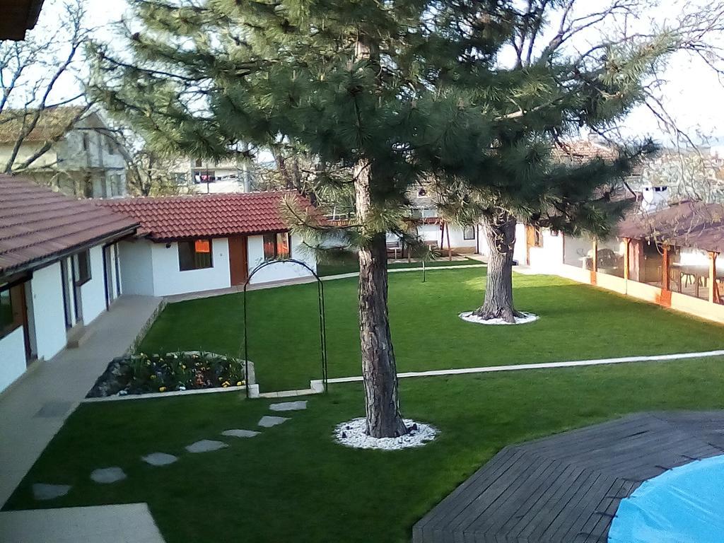 Bolyarski Stan Guest House Veliki Preslav Esterno foto